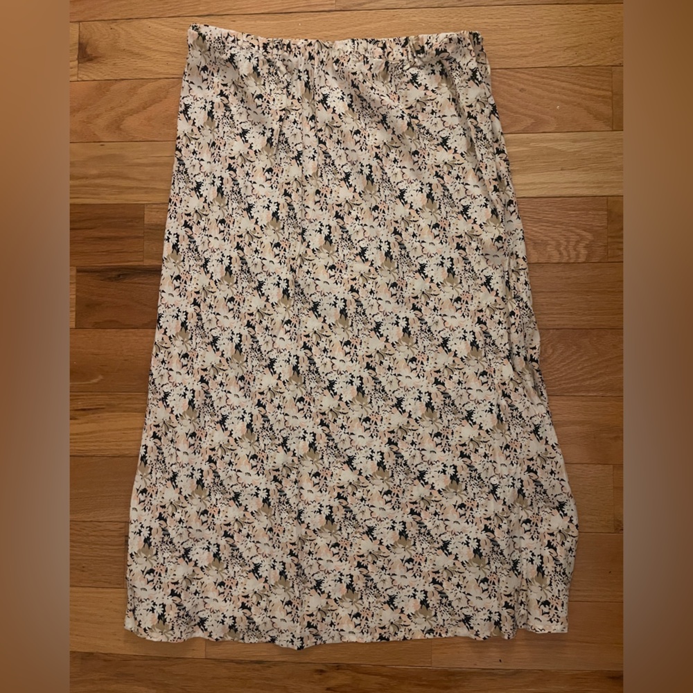Gap floral print skirt - size medium